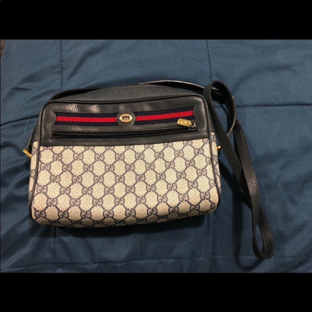Authentic Gucci crossbody navy